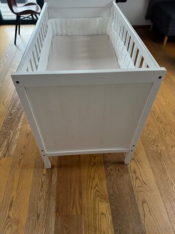 Postýlka pro miminko - IKEA SUNDVIK vč. matrace - 5
