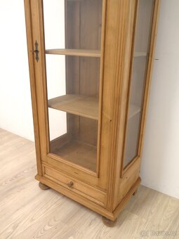 Vitrína ze smrkového masivu - 5