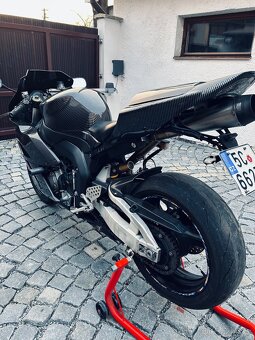 Honda CBR 1000rr Fireblade 2004 - 5