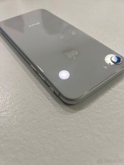Iphone 8, 64GB barva bílá - 5
