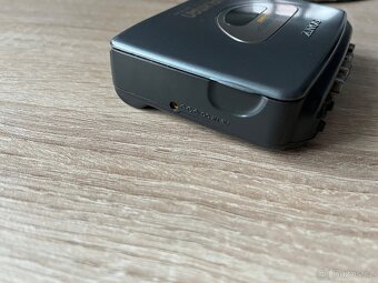 SONY WALKMAN - 5