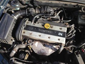 Opel Vectra B Combi 1,6 16V 74kW Ecotec 1999 - díly - 5