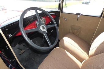 1930 Ford Model A Tudor - 5