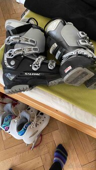 Prodám zánovní sjezdové lyže + boty +helma /komplet i zvlášť - 5