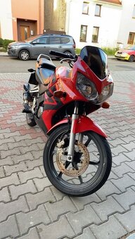 Honda cbr 125r - 5