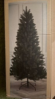 Vánoční stromek 180cm, včetně LED osvětlení, pěkný. - 5