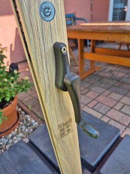 Slunečník s boční nohou - 5