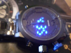 masivní hodinky WEIDE LED multifunkční - 5