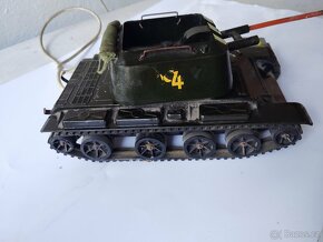 Bakelitový tank a panenky - 5