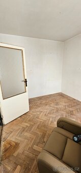 BYT 2+1 60m2 ve Staré Roli s balkonem - 5