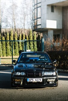 BMW E36 318is coupe - 5