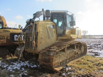 Pásový dozer CAT D7E - 5