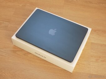 APPLE MacBook Air 13,6" (2022) / M2 / 8GB RAM / 256GB / CZ - 5