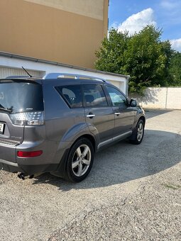 Mitsubishi Outlender - 5
