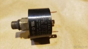 DAKON Spínač tlakový 1/8" - 5