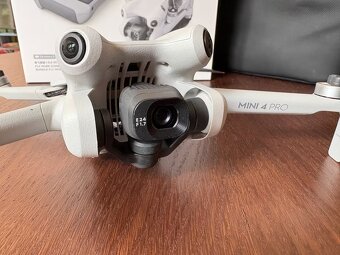 DJI Mini 4 Pro Drone Fly More Combo vč. 9× baterií + přísluš - 5