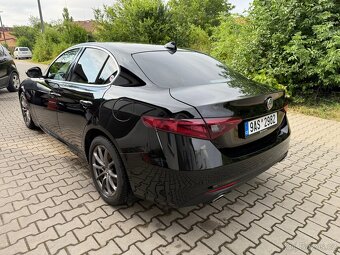 Alfa Romeo Giulia - 5