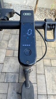 Elektrokoloběžkou eScooter AUDI - 5