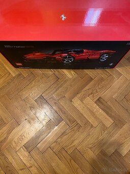 LEGO Technic Ferrari Daytona SP3 - 5
