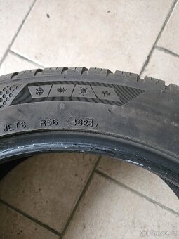 Pneu 245/45R19 - 5