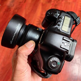 Canon EOS 5D + Canon EF 50/1.8 II - 5