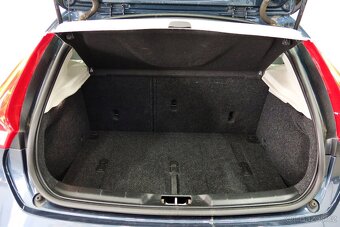 Volvo V40 T2 90kW, A/T, MOMENTUM, ZÁRUKA, VÝHŘEV - 5