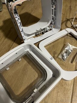 Dvířka pro kočky Sure Cat Flap s Hubem - 5