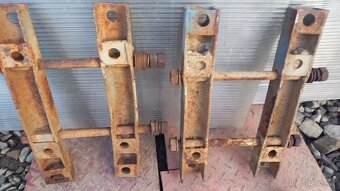 Zetor 25A/K-držáky zadních blatníků - 5