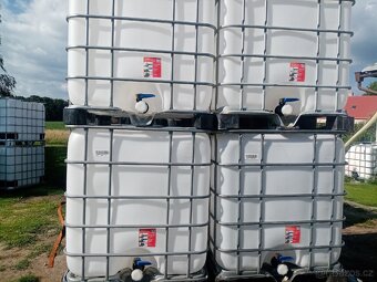 IBC nádrže kontejnery na 1000 litrů černé bílé - 5