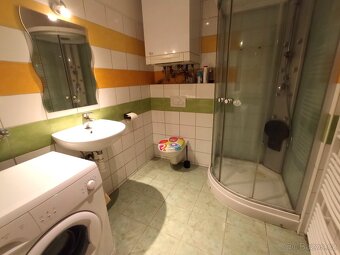 Větší pokoj Slatina ul. Matlachova, parkování - 5