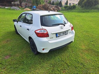 TOYOTA Auris 1.6 r.v.2010 - 5