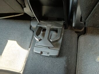 KIA CEED SW rok 2010 - 5