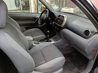 Prodám Toyota RAV4 - 5