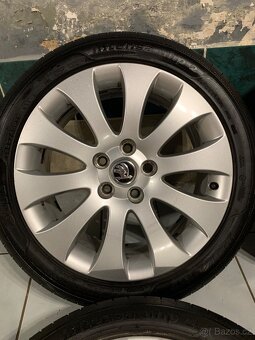 Alu kola Škoda R17 5X112 LETNÍ PNEU 225/45 R17 100% VZOREK - 5