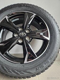 Orig. Toyota 5x114 _ Zimní 215/60/17 - Nové - - 5