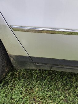 Dveře pravé zadní VW Passat B6 kombi LA7W stříbrný - 5