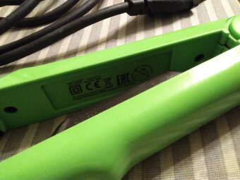 Elektrická krepovačka na vlasy Moser zelená. - 5