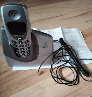 NOVÝ telefon na pevnou linku se stojánkem - 5