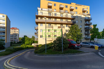 Prodej dvou garážových stání a dvou sklepů 1,8 a 1,9m2, Prah - 5