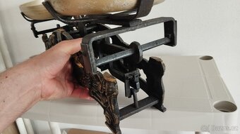 Staré 5kg dvoumiskové váhy MOŘSKÉ PANNY do sbírky - 5