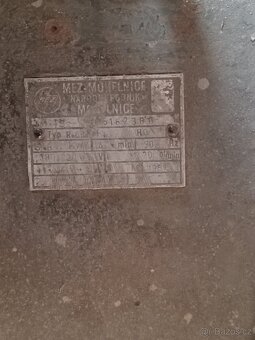 Pila drakouš na palivové dřevo i se stolem - 5