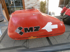 Nádrž na motocykl MZ starší 700 kč včetně poštovného - 5