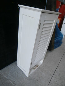 Skříňka závěsná za 300 kč - 5