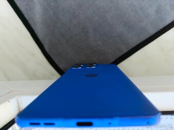 Motorola Edge 60 Pro 12 GB RAM 512 GB PANTONE Dazzling Blue - 5