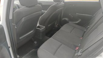 hyundai i30 1,4 16V combi - 5