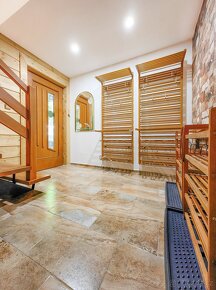 Prodej domu s apartmánem a provozovnou v Krkonoších - 5