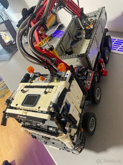 Lego TECHNIC 42043 Mercedes-Benz Arocs 3245 - 5