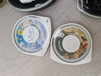 PSP v dobrém stavu + kryt + adaptér + hry - 5