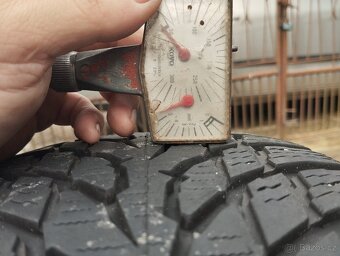 Zimní pneu Nokian 205 55 R16 - 5