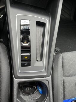 Volkswagen Golf 9 CNG - 5